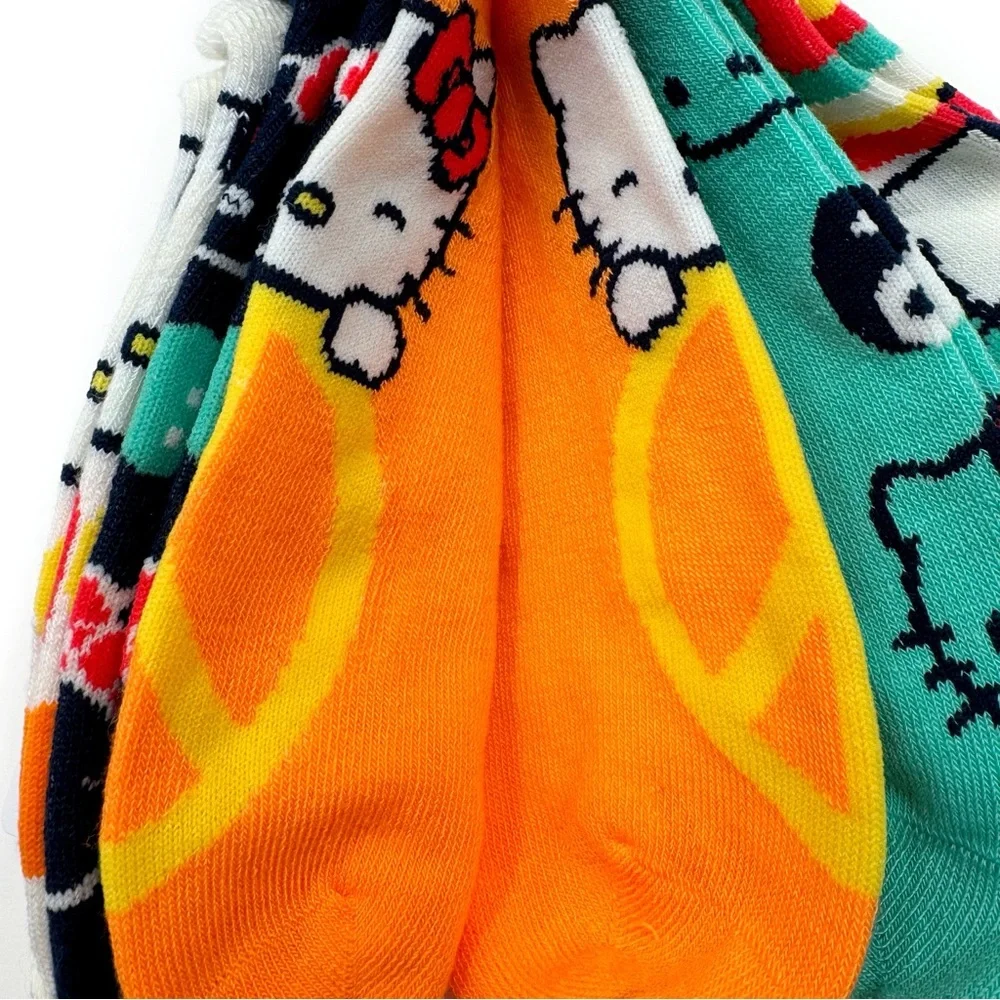 Hello Kitty Sanrio Womens No Show Socks Hippie Groovy Hippy Gift Peace Yin Yang